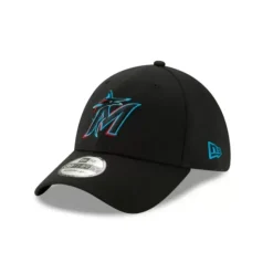 Fashion Team USA X Daffy Duck 9FIFTY Snapback Hat - KTGCaps - Baseball caps for various teams, purchased online at a discount